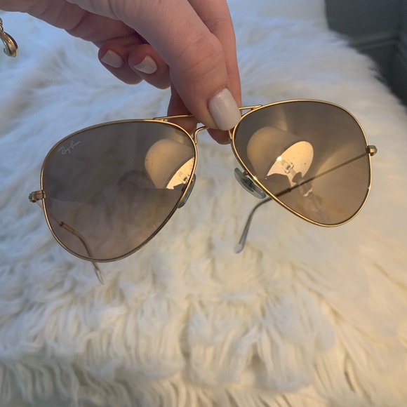 Gold mirrored RayBan Aviators - Picture 3 of 8